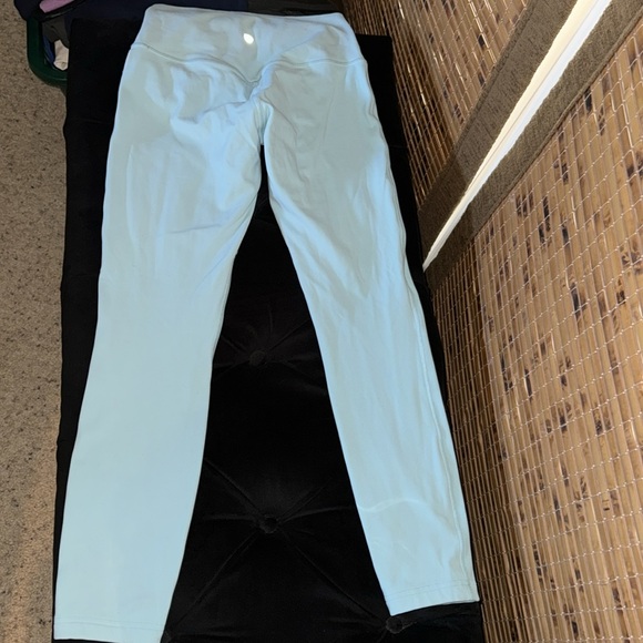 Lululemon double lined “ like new” align leggings size 6 - Picture 4 of 4